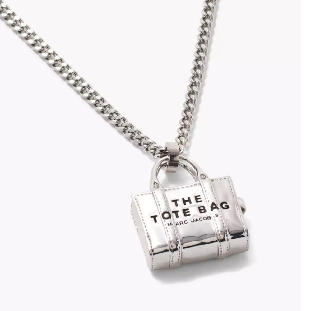 THE
TOTE BAG NECKLACE
